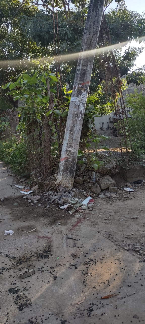 Menor Choca Con Un Poste De Luz En Marquelia Y Casi Lo Derriba El