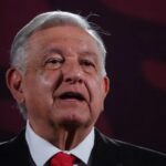 AMLO reta a Genaro: Que presente pruebas, que las pida al Departamento de Estado