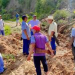 Continúa rehabilitación en caminos rurales de San Luis Acatlán