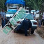 Choque frontal entre un taxi y una camioneta en San Luis Acatlán