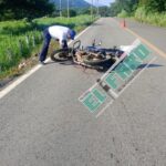 Motociclista derrapa sobre la carretera San Luis- Tlapa