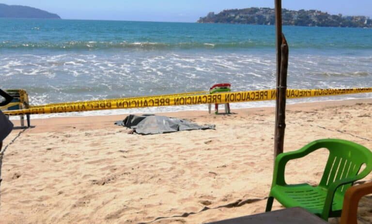 Muere ahogado un turista, en la playa Condesa de Acapulco