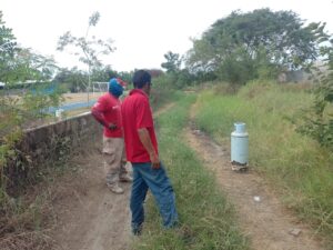 MARQUELIA PC SACANDO EL TANQUE (2)