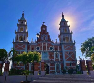 ROJA LA PARROQUIA