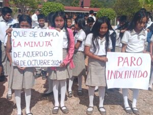 SAN LUIS ESTUDIANTES EN PARO (1)