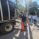 Realizan desazolve del drenaje en San Luis Acatlán