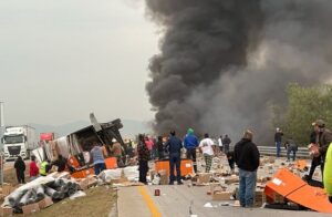 ROJA CHOQUE EN ARCO NORTE (1)