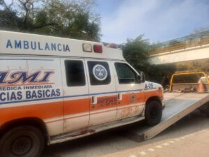 ROJA LA AMBULANCIA