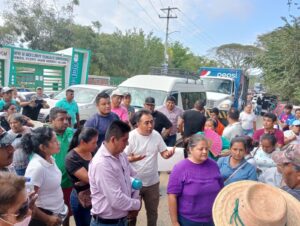 SAN LUIS DISCUSION ENTRE MANIFESTANTES Y AUTOMOVILISTAS (1)