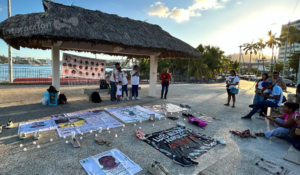 ESTADO Vigilia en plaza de Chilpancingo